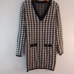 Victoria's Michael Michael  kors strap long sleeve black and white dress size L
